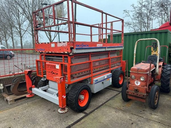SkyJack SJ 7135 met 4-wielaandr. 1 94ee5814