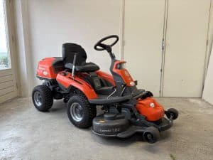 Husqvarna R216T AWD