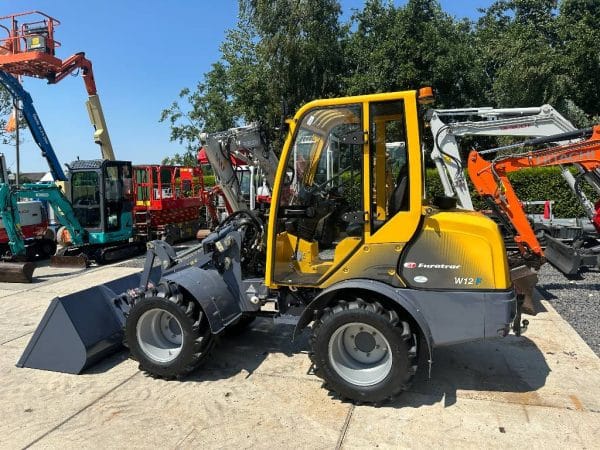 Eurotrac W12 i-CF XL (40 pk uitvoering Stage V norm) 1 c35b92c6